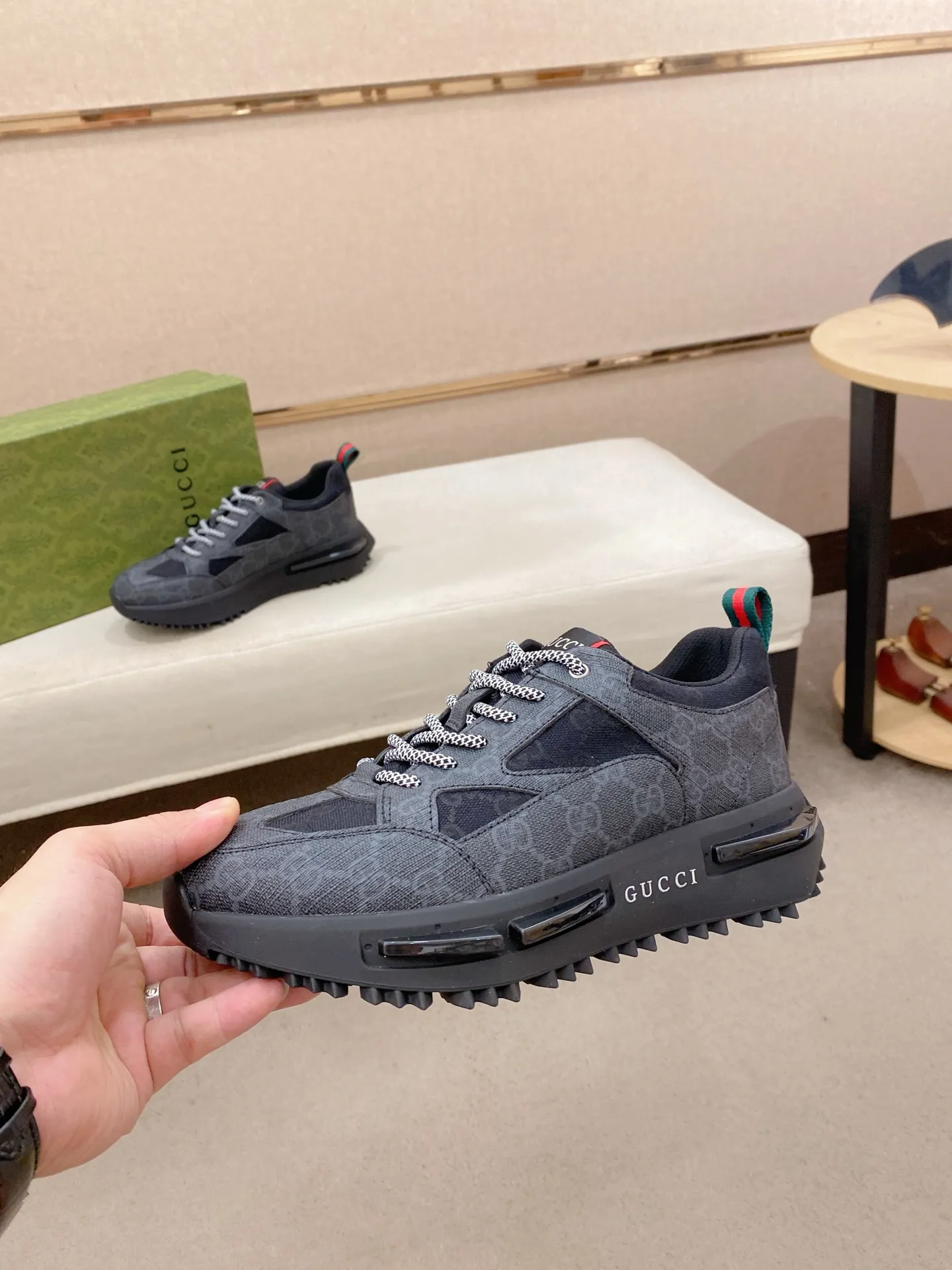 Men's clothing and shoes💰:462💰 (GUCCI) The latest model from the official website🎁🎁Casual and fashionable men's shoes👟, hot style💥The version is simple and elegant, exclusive for trendy men. The unique latest brand elements from the official website👑Original Gucci decoration, fashionable and generous, the fabric is original cowhide ✅Mesh breathable lining, the official website specifies wear-resistant casual outsole, the classic model is taken in kind at the counter🎬38-44 (can be customized for 45 non-refundable)